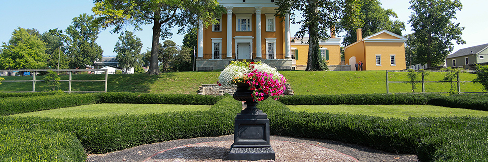 Lanier Mansion Gardens