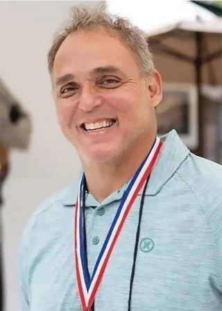 Hoosier art salon judge Tom Wargin